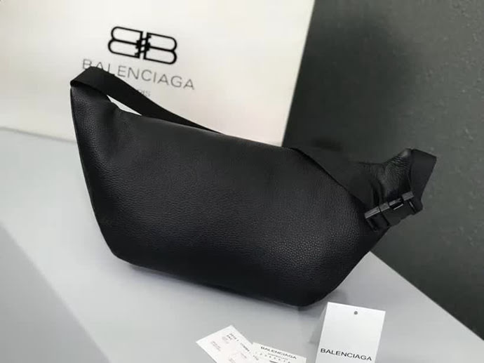 BALENCIAG巴黎世家 頂級原單質量 摔紋小牛皮 胸包 腰包 男女同款 4N1000  BL1320